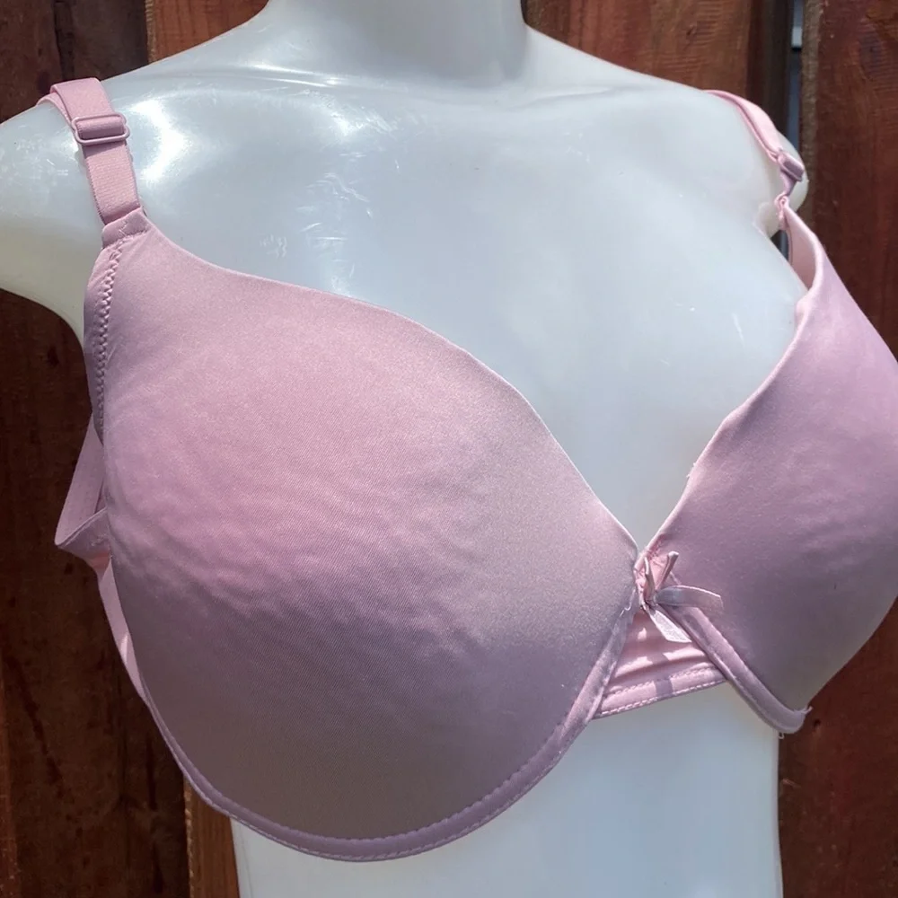Adrienne Vittadini Studio Pink Smooth Molded Underwire Bra Size 42D Flaw - Picture 2 of 5
